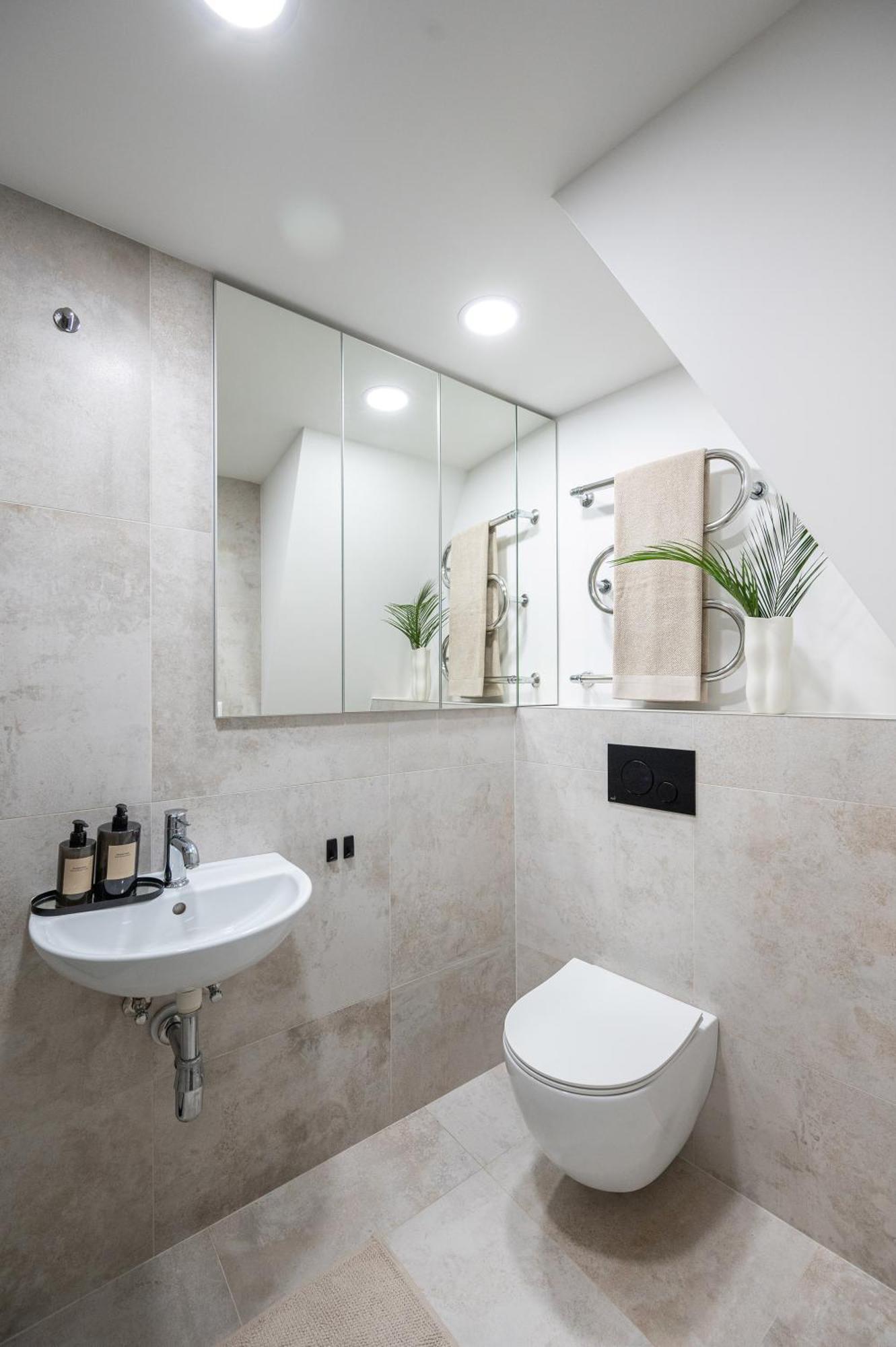 Modern In The Heart Of Old Town With Free Parking By Urban Rent