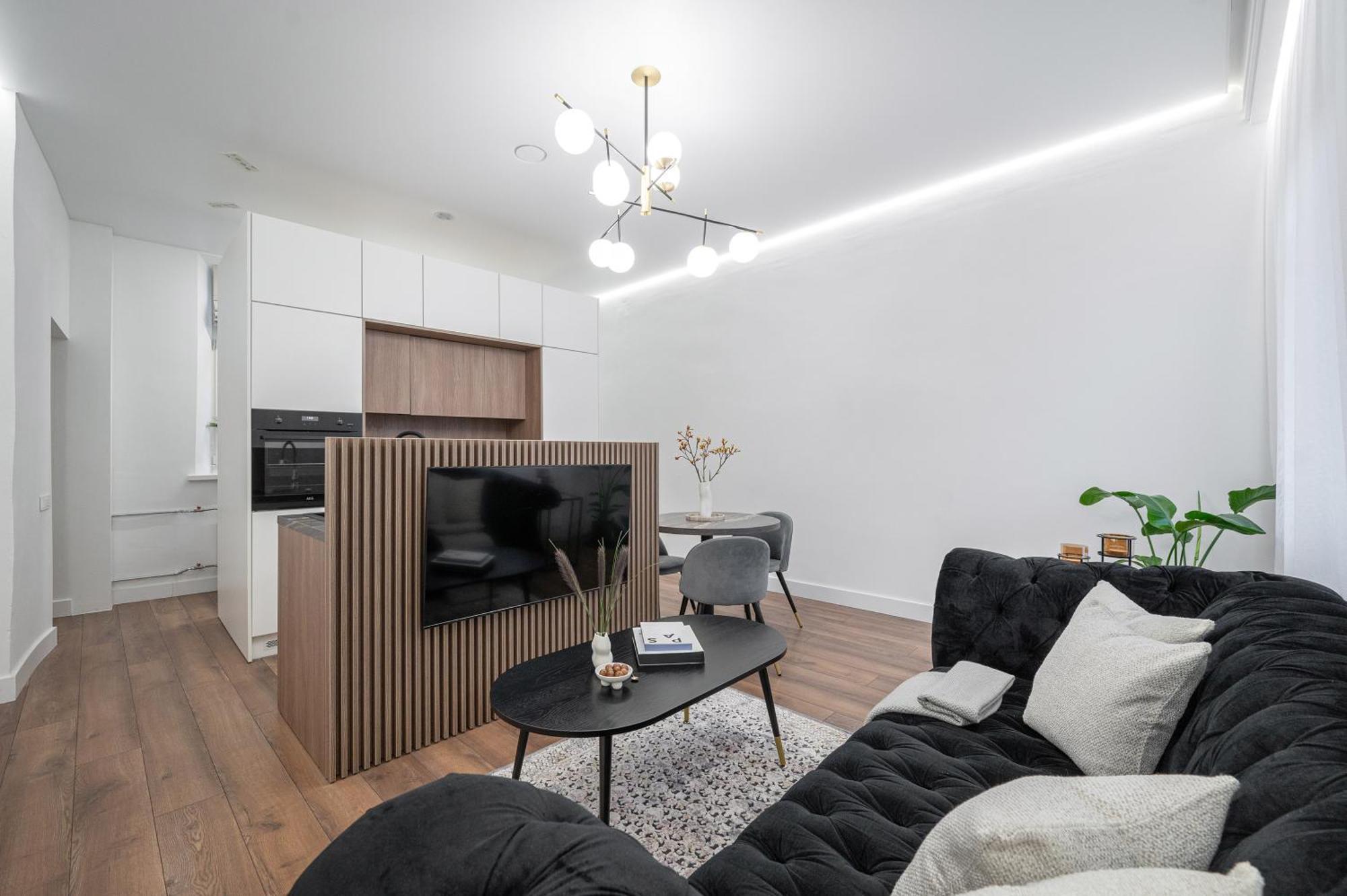 Modern In The Heart Of Old Town With Free Parking By Urban Rent * Vilnius