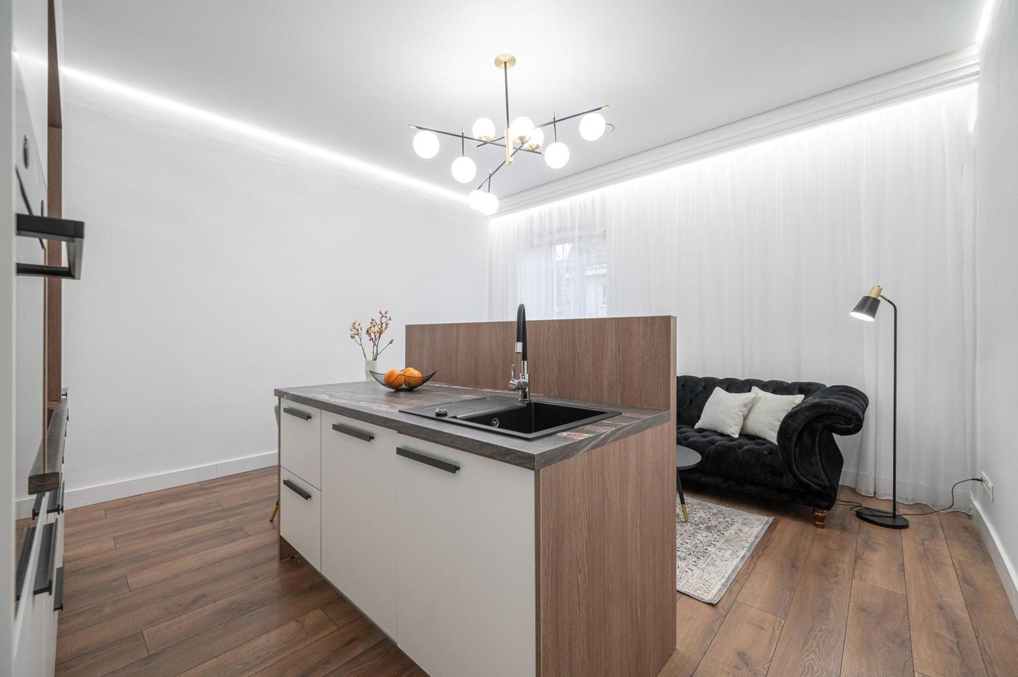Lejlighed Modern In The Heart Of Old Town With Free Parking By Urban Rent Vilnius