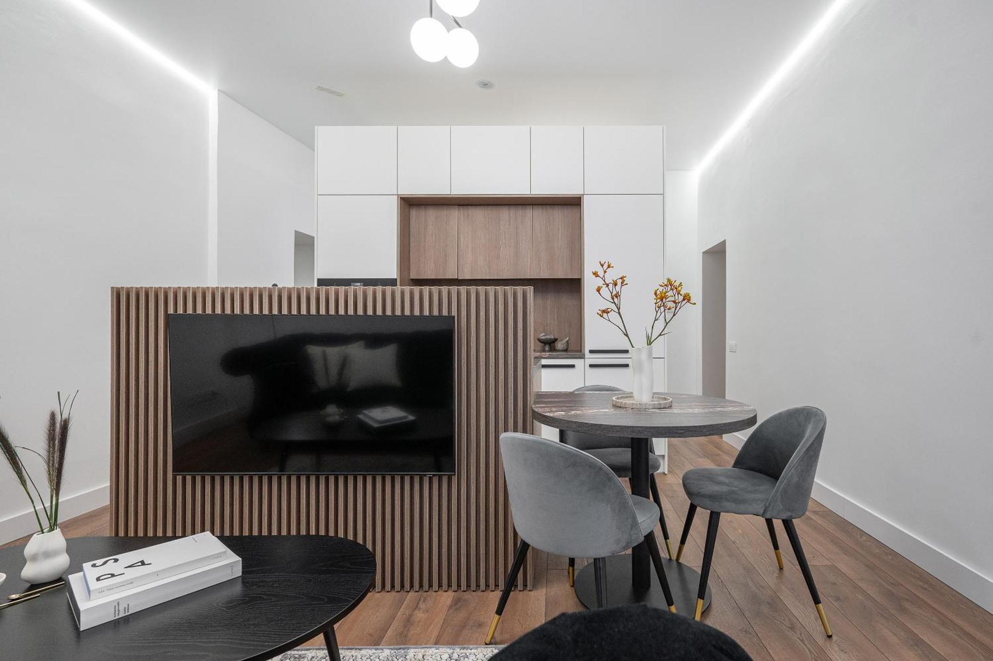Modern In The Heart Of Old Town With Free Parking By Urban Rent * Vilnius